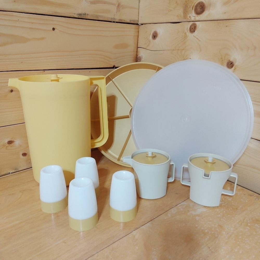Vintage Tupperware lot of 8